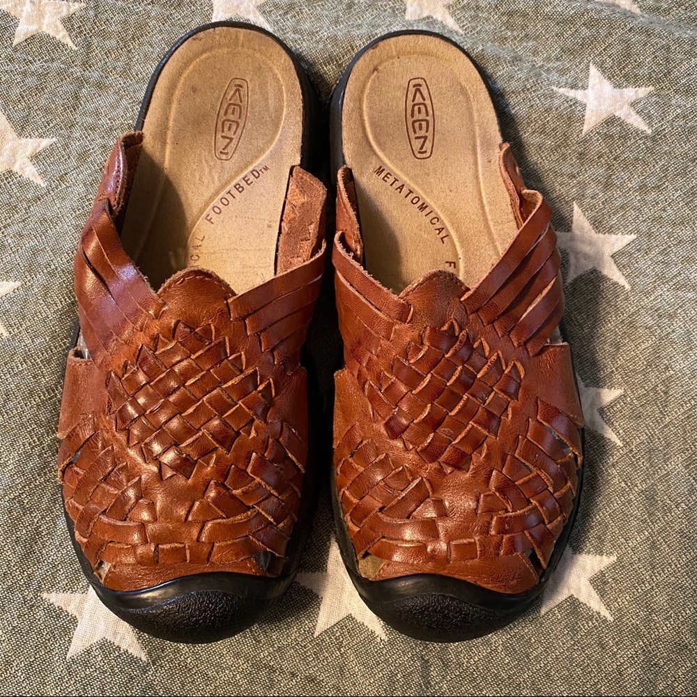 Keen Sandals Leather Slide on.